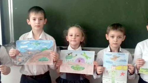 МБОУ ООШ №7, подготовка к конкурсу рисунка «Внуки рисуют войну»